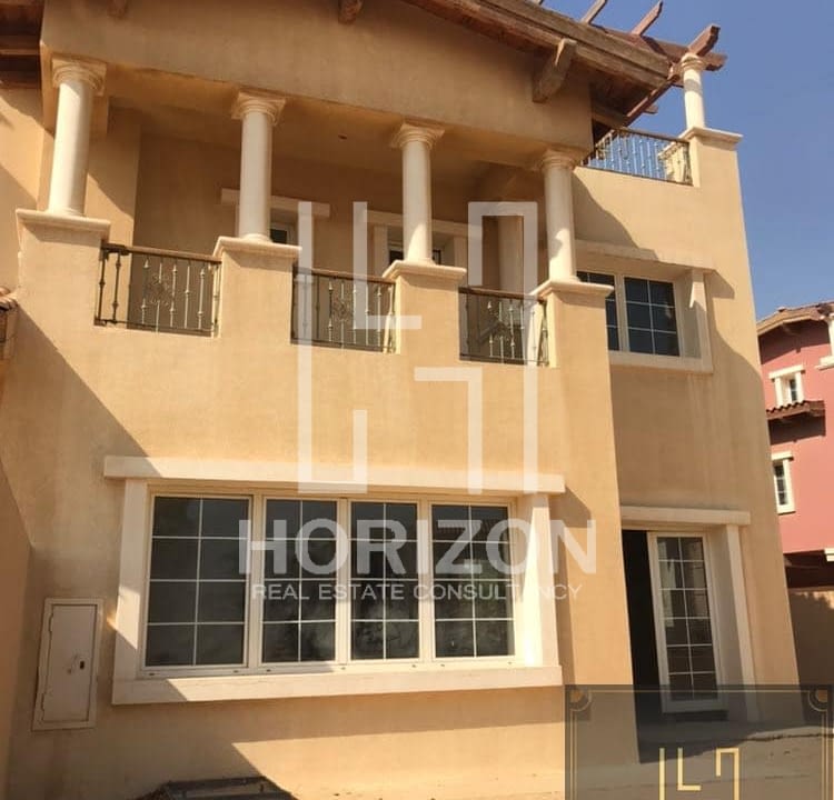Twin house For Sale in Hyde park New Cairo