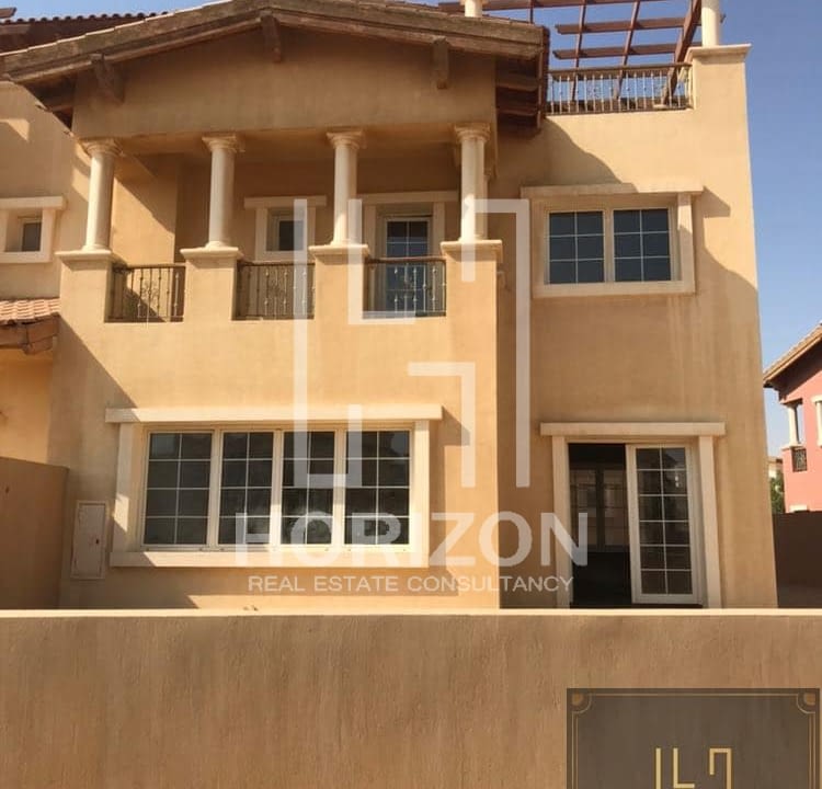 Twin house For Sale in Hyde park New Cairo