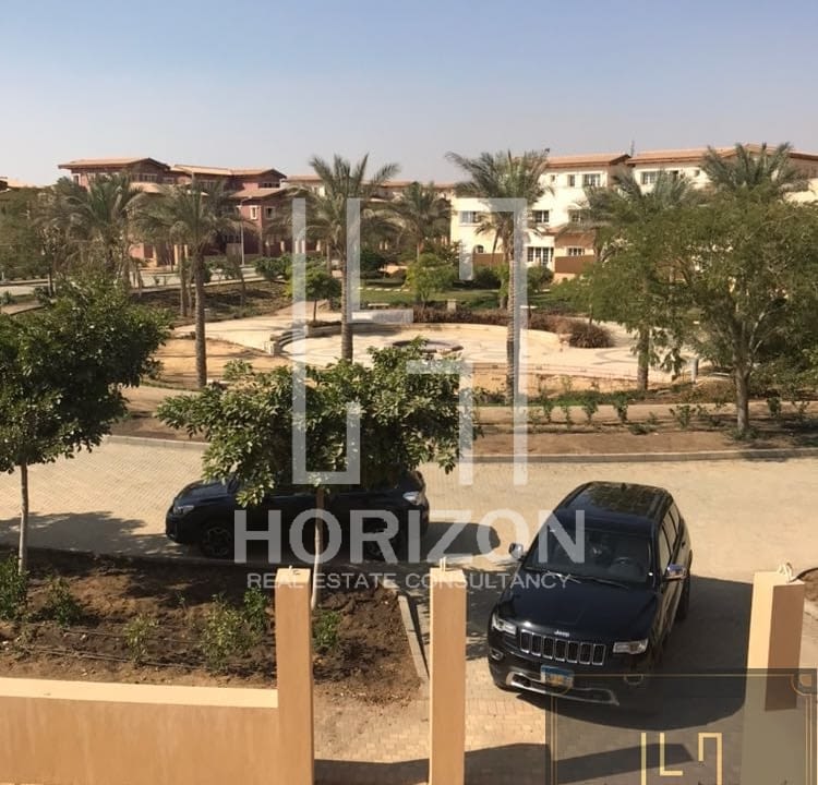 Twin house For Sale in Hyde park New Cairo