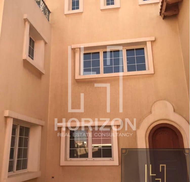 Twin house For Sale in Hyde park New Cairo
