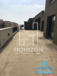 Pent house for sale in Eastown New Cairo