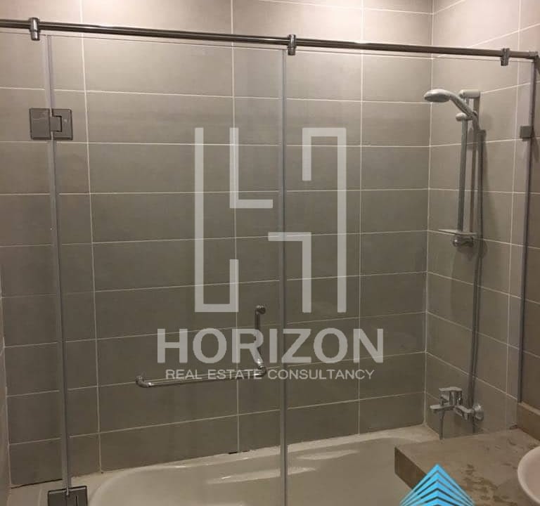 Pent house for rent in Village Gate Palm Hills