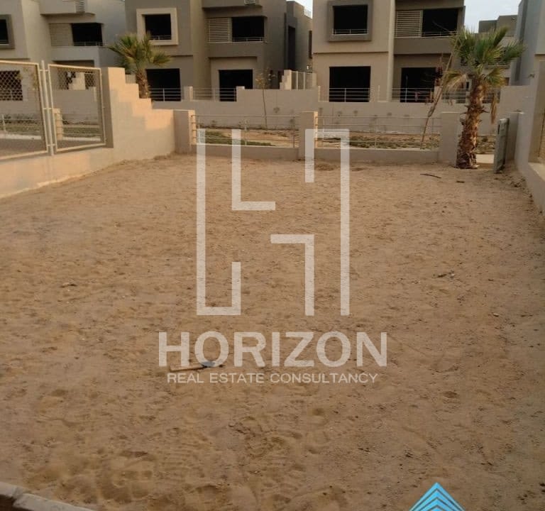 Town house for sale in PK2 New Cairo