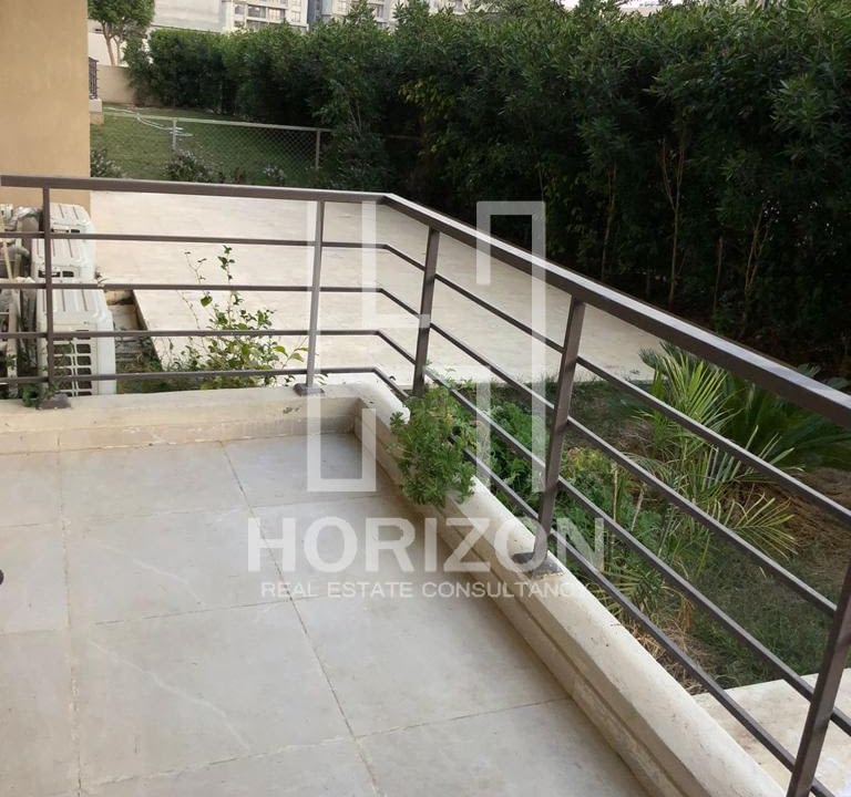 Apartment for rent in Fifth Square Al Mararsem
