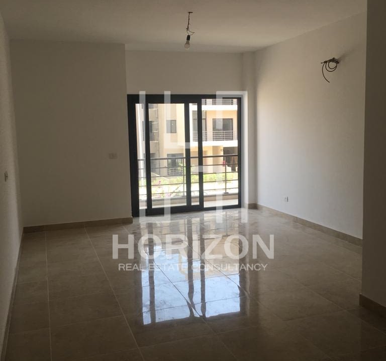 شقة للبيع فى كمبوند فيفث سكوير المراسم