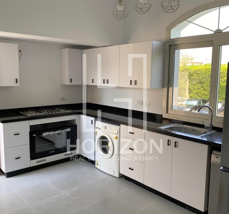 توين هاوس للإيجار فى كمبوند القطامية هايتس القاهرة الجديدة