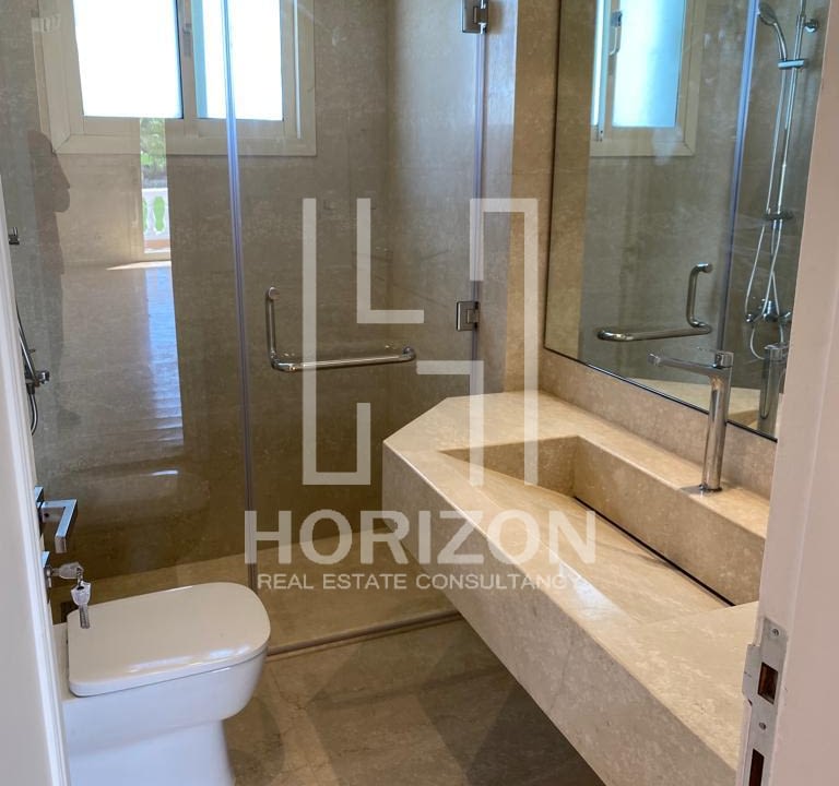 توين هاوس للإيجار فى كمبوند القطامية هايتس القاهرة الجديدة