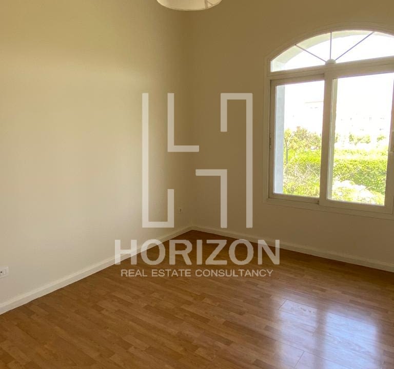 توين هاوس للإيجار فى كمبوند القطامية هايتس القاهرة الجديدة