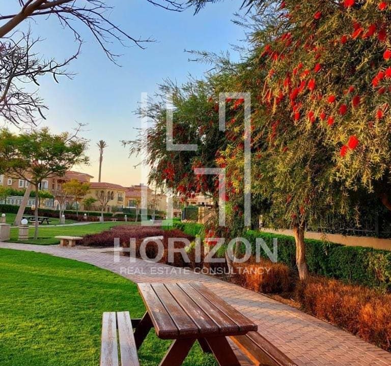 تاون هاوس للبيع في كمبوند هايد بارك التجمع الخامس القاهرة الجديدة