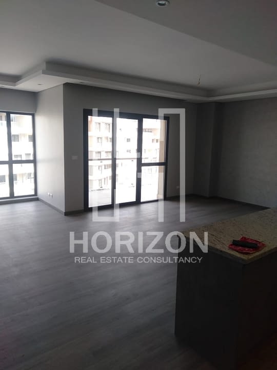 Apartment for rent in Sky Condos | Horizon Estate