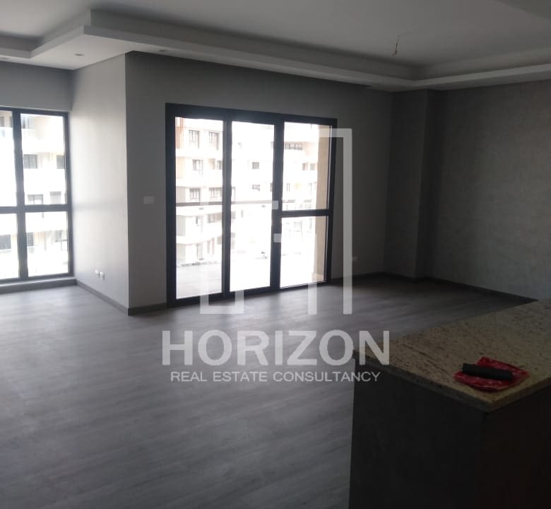 Apartment for rent in Sky Condos | Horizon Estate
