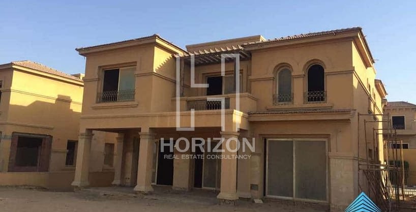 villa for sale in Gardenia Springs New Cairo