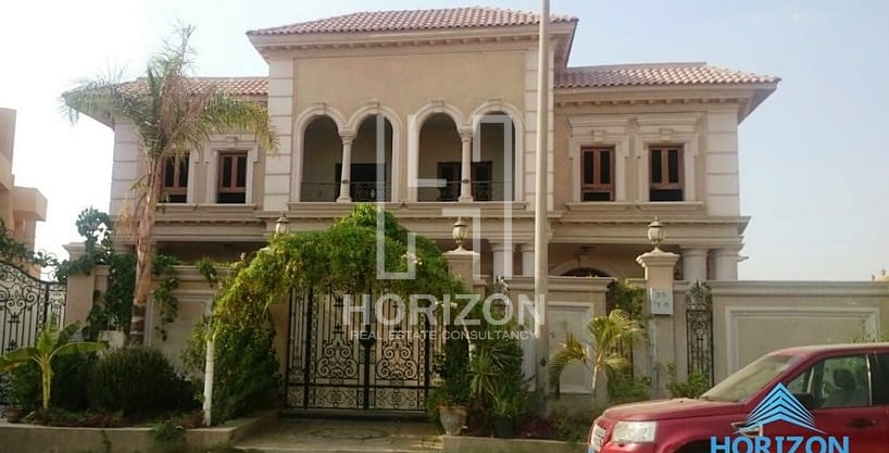 Corner apartment for sale in East Academy New Cairo