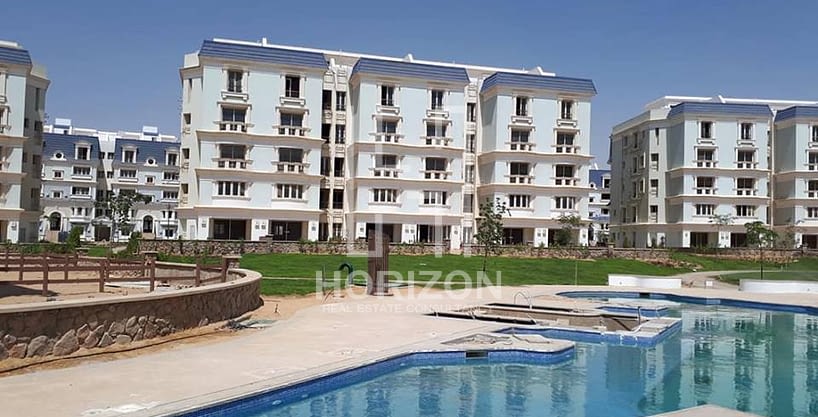 Apartment pool view in Mountain View Hyde Park New Cairo