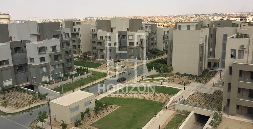 Pent house for sale in Village Gate Palm Hills New Cairo