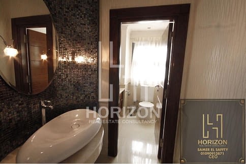 Luxury Resale Villa in Lake View Compound New Cairo