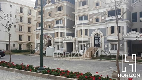 I Villa garden special corner in Mountain View Hyde Park New Cairo