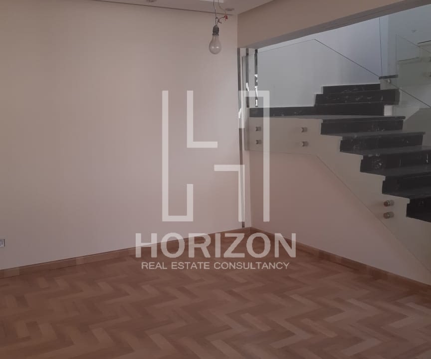 توين هاوس للايجار فى كمبوند هايد بارك