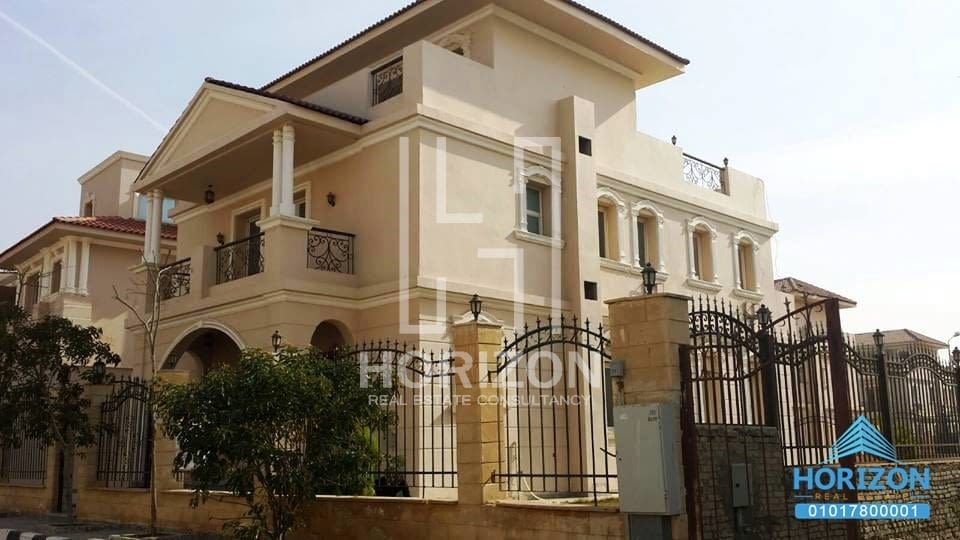 Villa for sale in Maxim compound New Cairo
