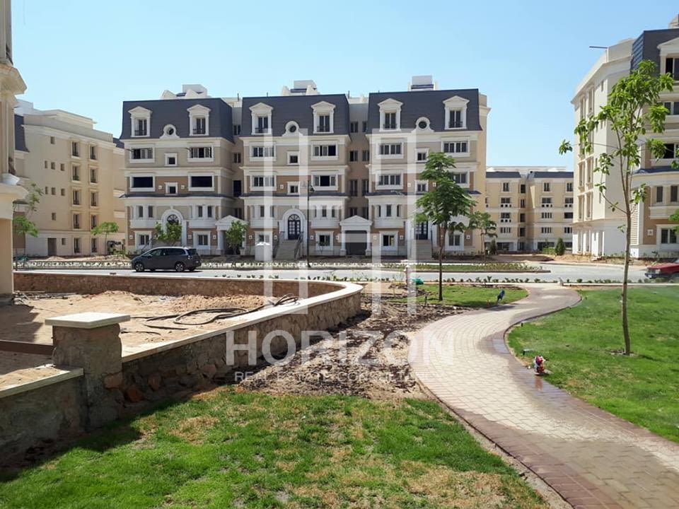 Apartment corner in Mountain View Hyde Park New Cairo