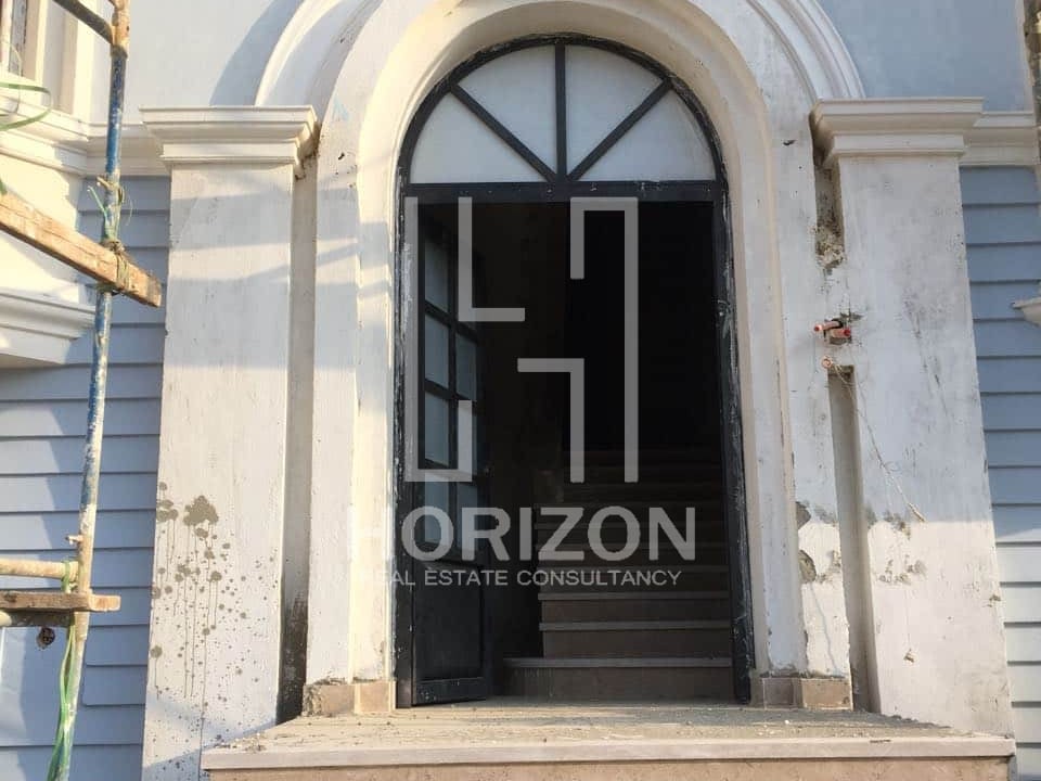 I Villa roof middle in Mountain View Hyde Park