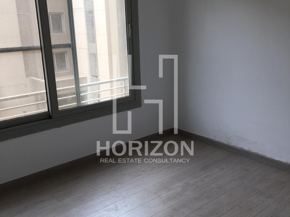 شقة للايجار في كمبوند فيلدج جيت بالم هيلز التجمع الخامس