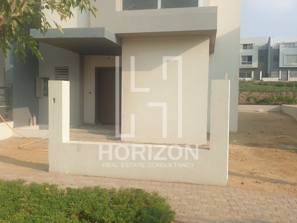 توين هاوس في كمبوند هايد بارك القاهرة الجديدة