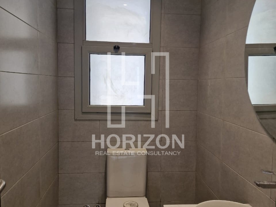 شقة في كمبوند فيلدج جيت القاهرة الجديدة