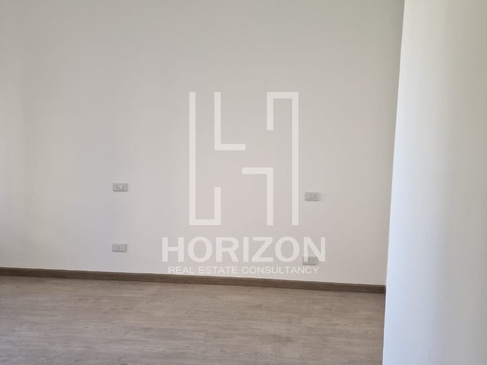 شقة في كمبوند فيلدج جيت القاهرة الجديدة