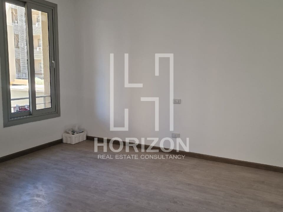 شقة في كمبوند فيلدج جيت القاهرة الجديدة