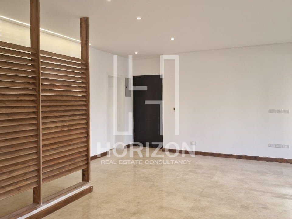 شقة في كمبوند فيلدج جيت القاهرة الجديدة