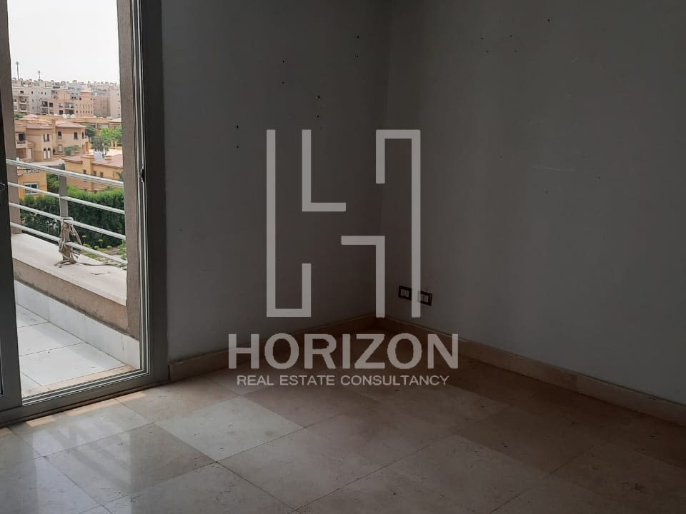 بنتهاوس للايجار في كمبوند فيلدج جيت بالم هيلز التجمع الخامس القاهرة الجديدة