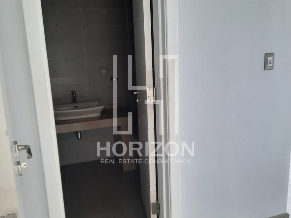 بنتهاوس للايجار في كمبوند فيلدج جيت بالم هيلز التجمع الخامس القاهرة الجديدة