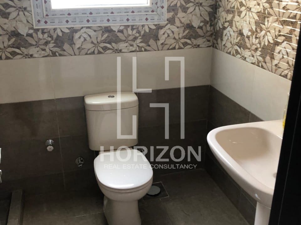 للإيجار شقة في كمبوند ذا سكوير التجمع الخامس القاهرة الجديدة جولدن سكوير