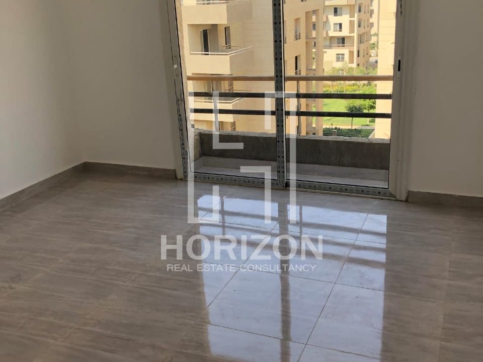 للإيجار شقة في كمبوند ذا سكوير التجمع الخامس القاهرة الجديدة جولدن سكوير