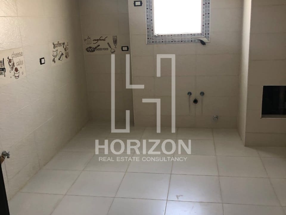 للإيجار شقة في كمبوند ذا سكوير التجمع الخامس القاهرة الجديدة جولدن سكوير