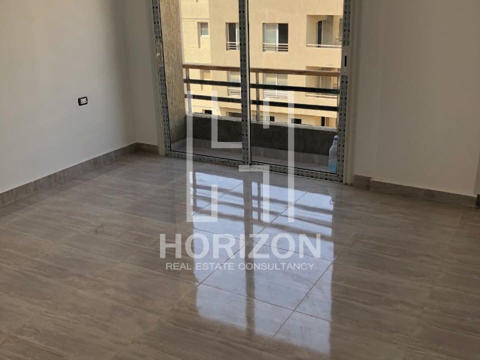 للإيجار شقة في كمبوند ذا سكوير التجمع الخامس القاهرة الجديدة جولدن سكوير