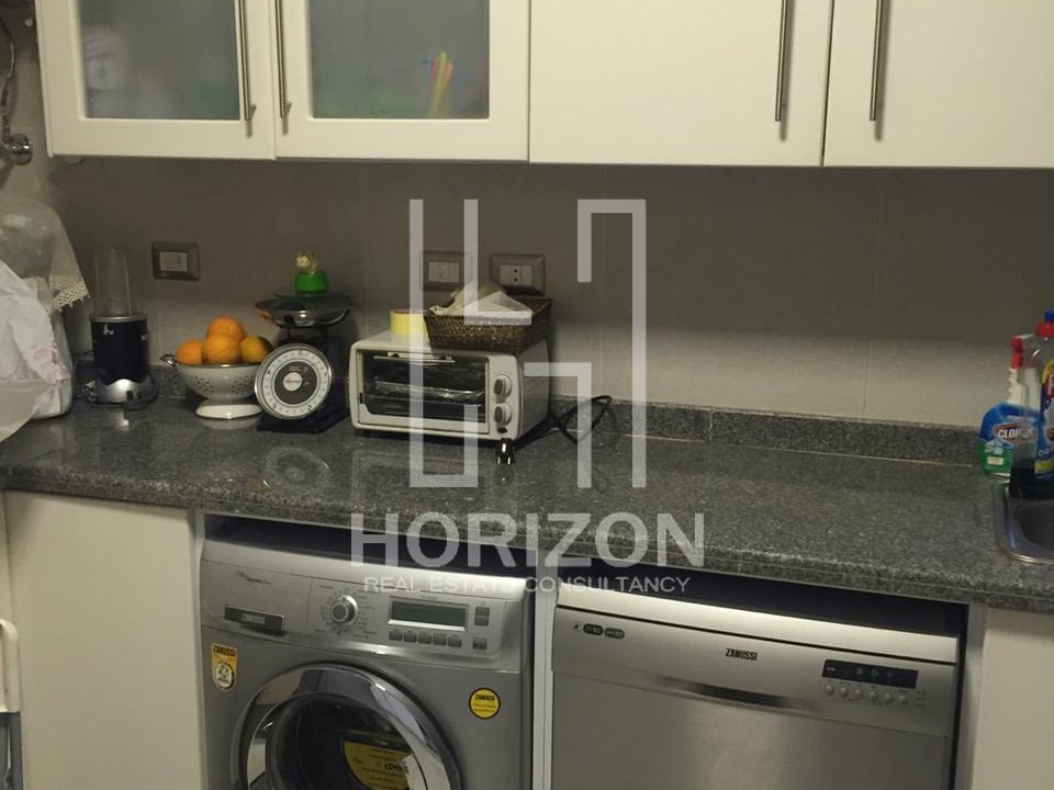 شقة للإيجار في كمبوند فيلدج جيت بالم هيلز التجمع الخامس القاهرة الجديدة