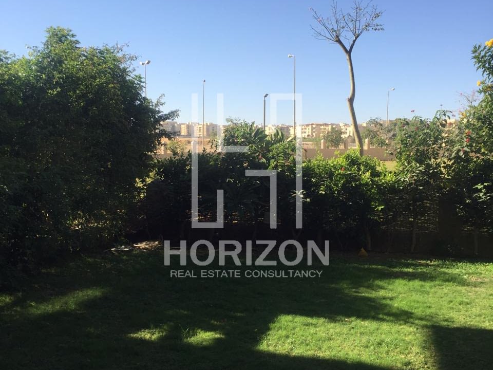 شقة للإيجار في كمبوند فيلدج جيت بالم هيلز التجمع الخامس القاهرة الجديدة