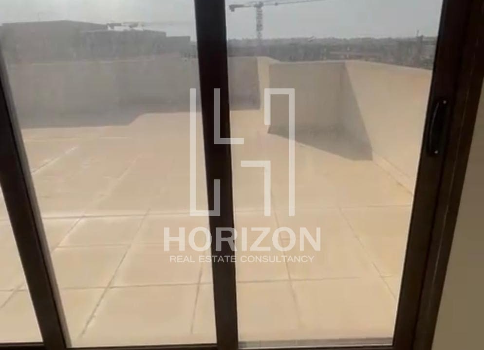 بنتهاوس رووف للإيجار فى كمبوند فيفث سكويرالمراسم القاهرة الجديدة