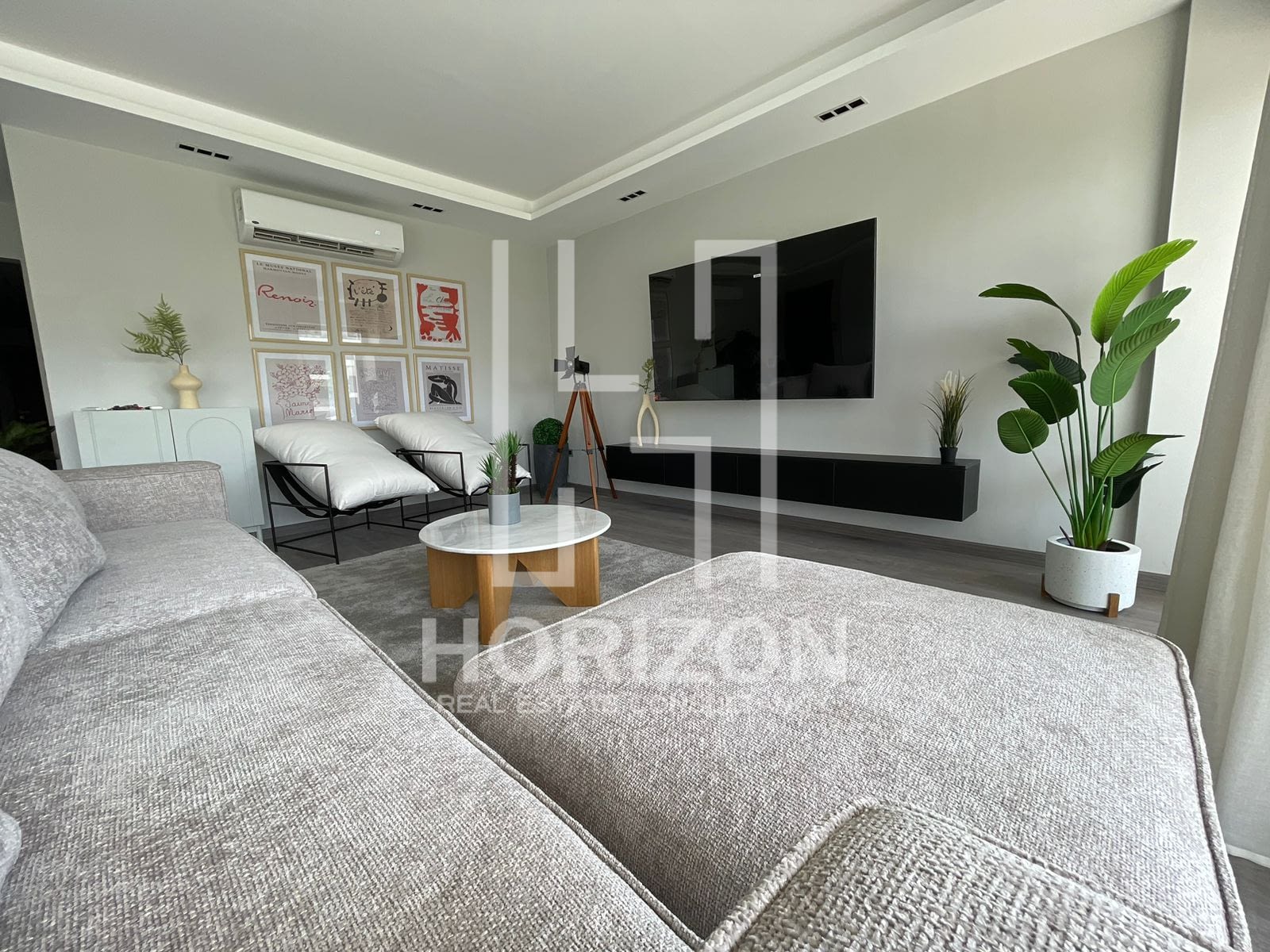 Furnished apartment modern 210m first use rent Lake View New Cairo Horizon Estate