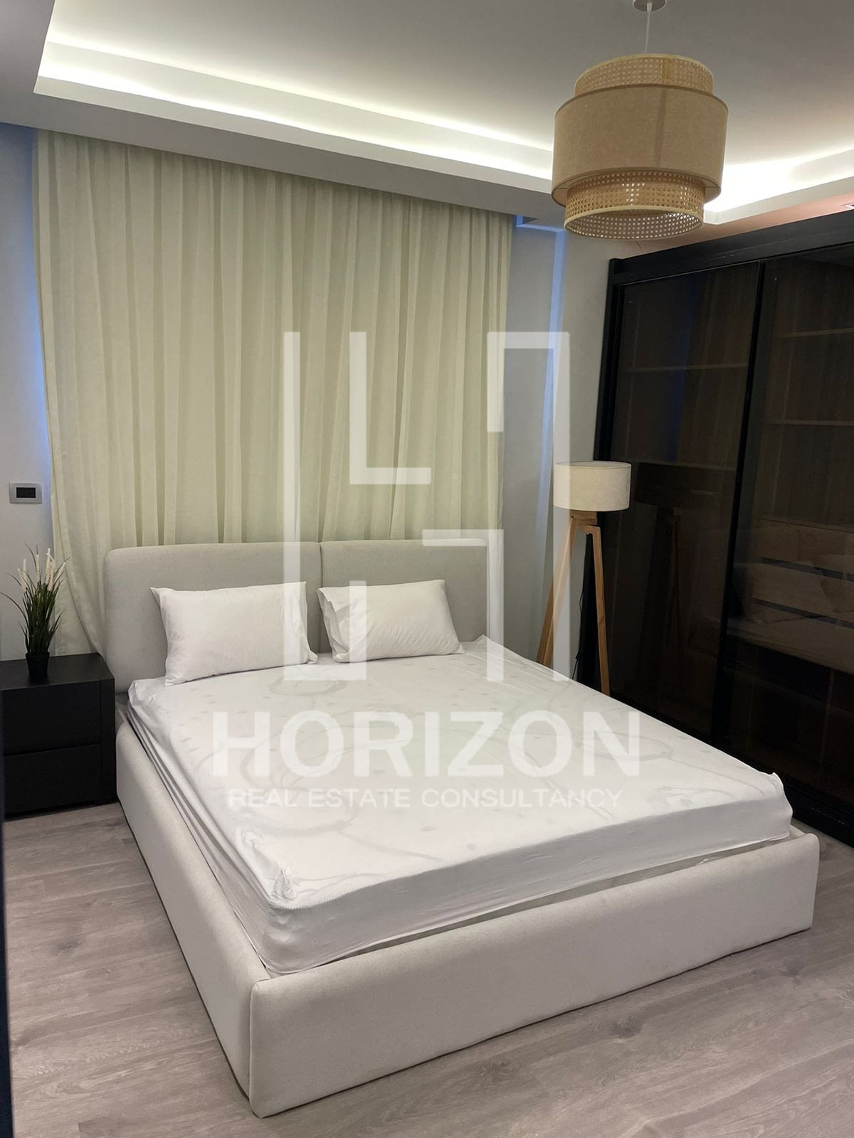 Furnished apartment modern 210m first use rent Lake View New Cairo Horizon Estate